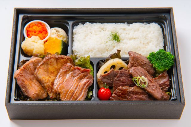 【上】牛たん・ハンバーグ弁当