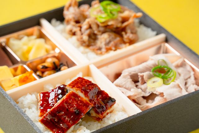 スタミナ満点問屋 うな蔵（埼玉店）-鰻・豚すき・豚しゃぶのトリプルメイン弁当