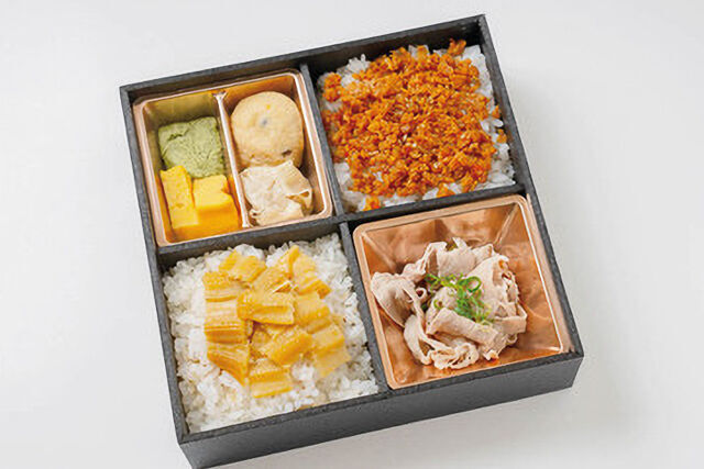 穴子と鶏そぼろ弁当