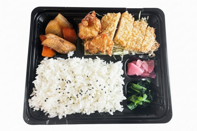 手作り弁当のきのこ-ボリュームヒレカツ＆唐揚げ弁当（とり大根）