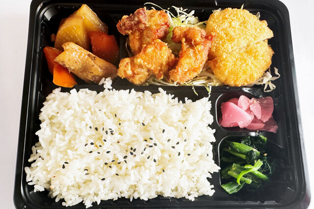 手作り弁当のきのこ-ボリューム海老カツ＆唐揚げ弁当（とり大根）