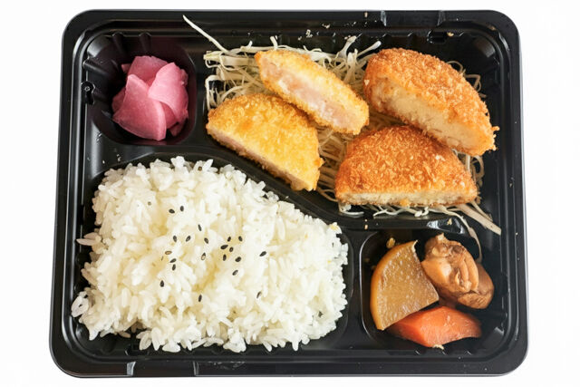手作り弁当のきのこ-海老カツ＆コロッケ＆とり大根弁当
