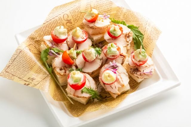 創作ダイニングSAKIGAKE〜オードブル〜-合鴨スモークのピンチョス仕立て