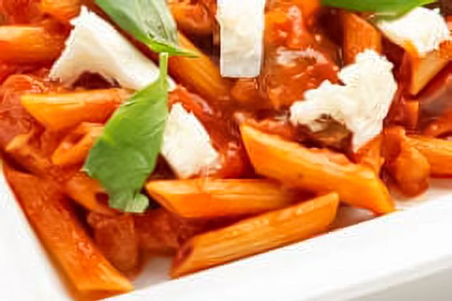 【温まる】ナスとベーコンのモッツァレラアラビアータ