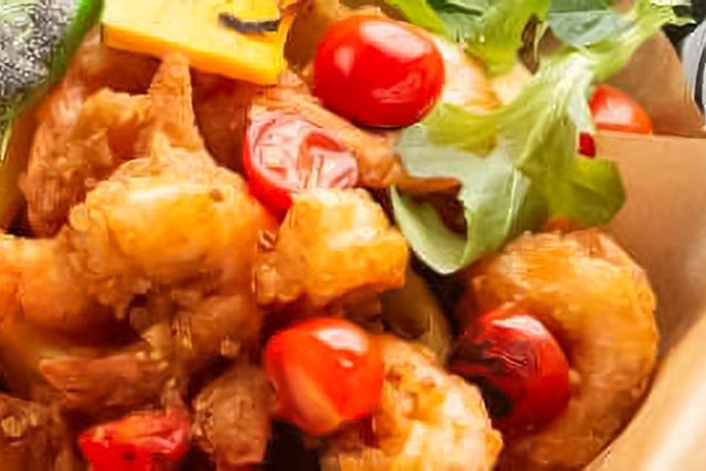 ガーリックシュリンプ＆ナチュラルポテト＆ミニトマト〜焼き野菜添え〜