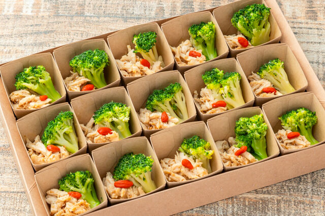 SUSHI＆FINGERFOOD 彩紙箱〜アヤカミバコ〜DELI（東京店）-特製胡麻ダレ香薫チキン