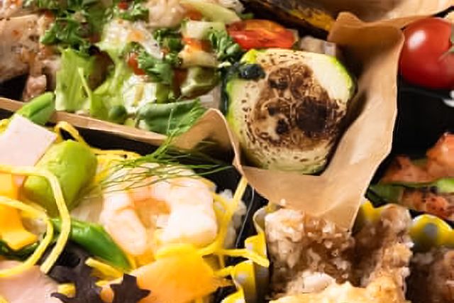 創作ダイニングSAKIGAKE〜会食弁当〜-グリルチキンハーブマリネ御膳