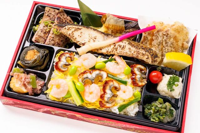 創作ダイニングSAKIGAKE〜会食弁当〜-真鯛の山椒竜田揚げちらし御膳