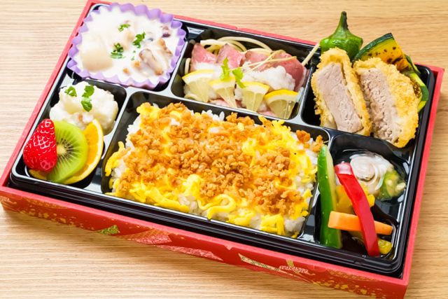 創作ダイニングSAKIGAKE〜会食弁当〜-SAKIGAKE御膳～鶏そぼろ飯～