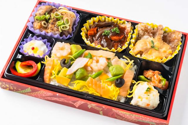 創作ダイニングSAKIGAKE〜会食弁当〜-豚ヒレ肉のデミソース洋風ちらし御膳