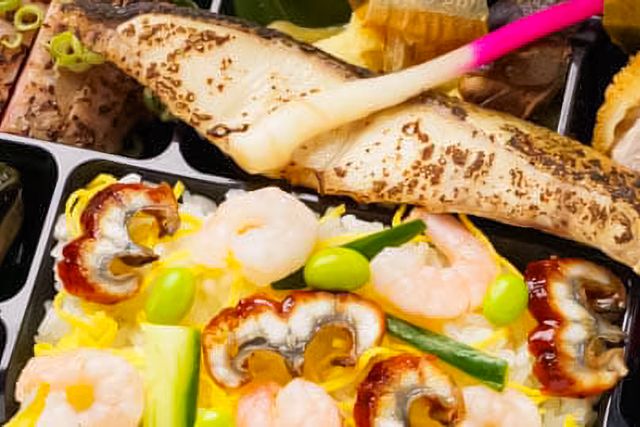 創作ダイニングSAKIGAKE〜会食弁当〜-鮭の西京焼ちらし御膳