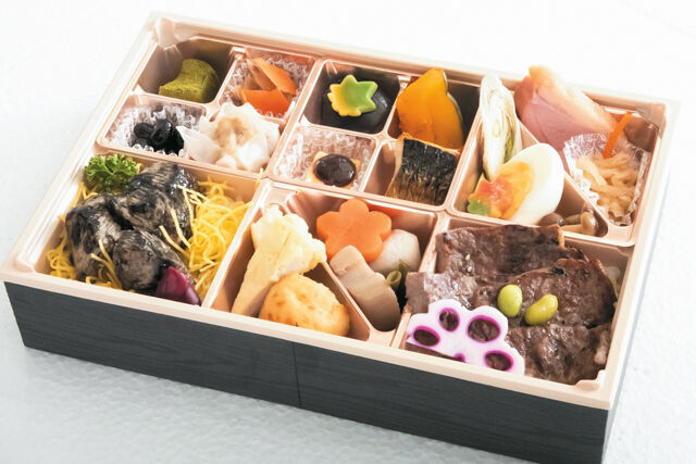 肉懐石 大かわ-鶏炭火焼と牛ロース弁当