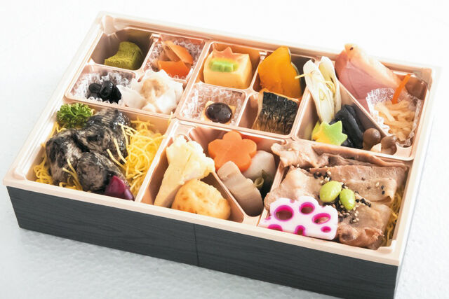 肉懐石 大かわ-鶏炭火焼きと豚生姜焼き弁当