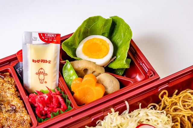 肉懐石 大かわ-キャベツ畑のいちじく焼きそば 彩り二段重