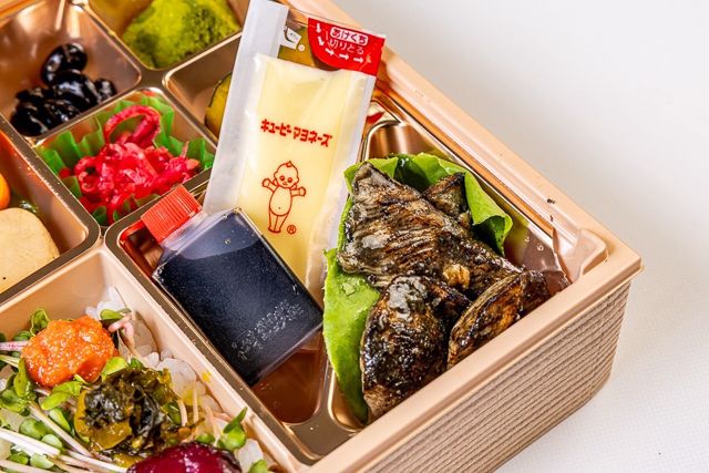 肉懐石 大かわ-牛すき焼き煮込み日の出ハンバーグと鶏の炭焼き御膳