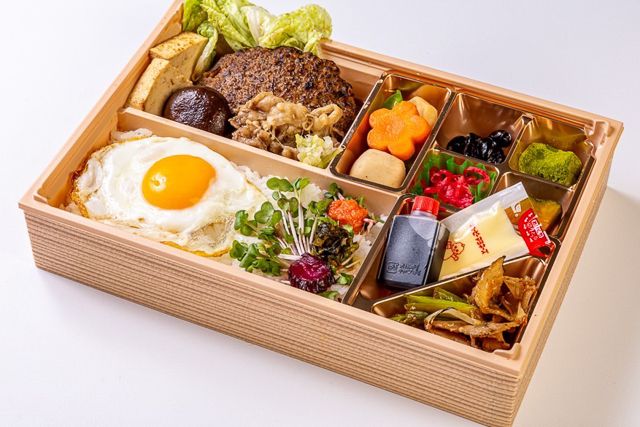 肉懐石 大かわ-牛すき焼き煮込み日の出ハンバーグと豚の生姜焼き御膳