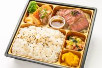 和ぎーなぎー-黒毛和牛のローストビーフ＆赤魚のポワレ弁当