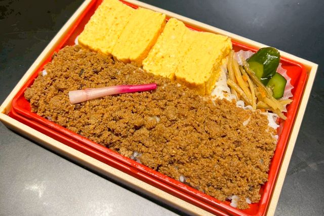 eggg-鶏そぼろだし巻き弁当