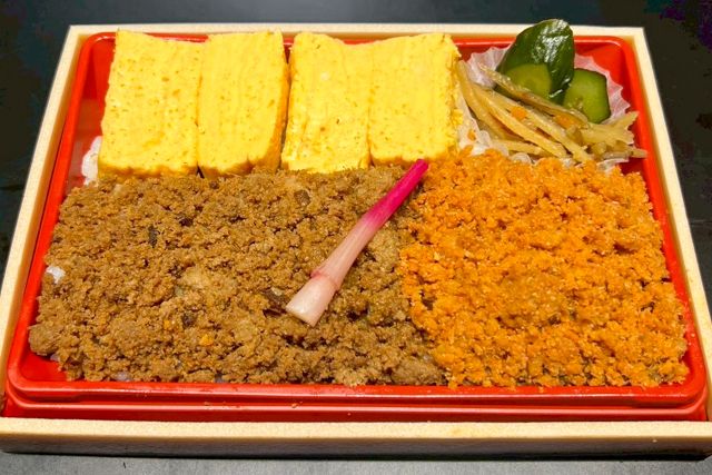 eggg-鶏そぼろ弁当（鮭明太子）