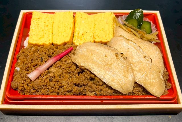 eggg-鶏そぼろ弁当（鶏チャーシュー）