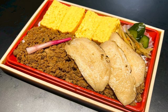 eggg-鶏そぼろ弁当（鶏チャーシュー）