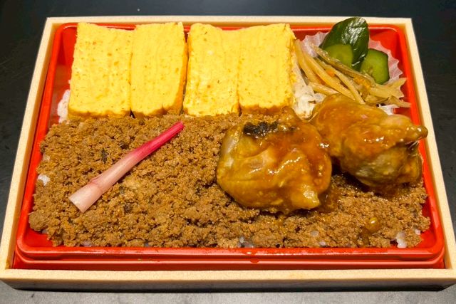 eggg-鶏そぼろ弁当（焼き鳥）