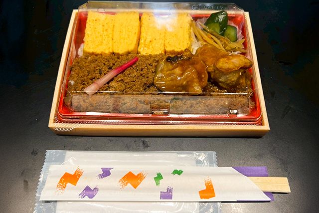 eggg-鶏そぼろ弁当（焼き鳥）