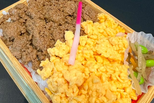 eggg-鶏そぼろ＆玉子そぼろの2色弁当