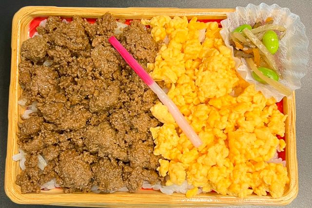 eggg-鶏そぼろ＆玉子そぼろの2色弁当
