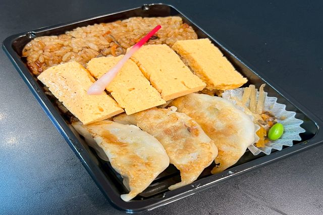 eggg-しめじ＆きんぴらの炊き込みご飯餃子弁当