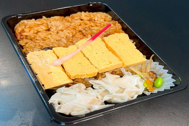 eggg-しめじ＆きんぴらの炊き込みご飯焼売弁当
