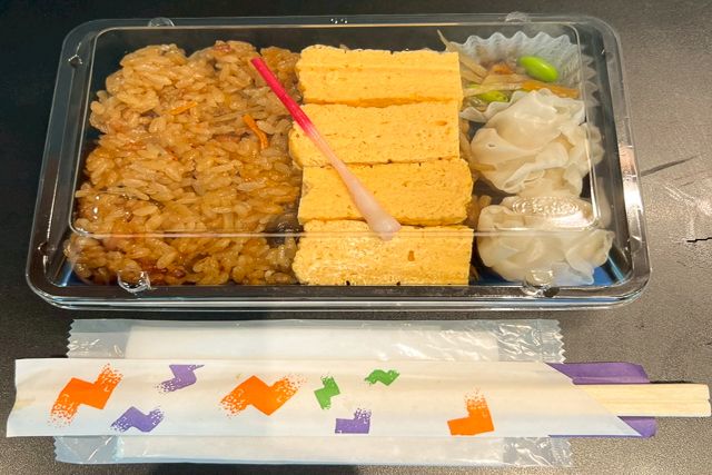 eggg-しめじ＆きんぴらの炊き込みご飯焼売弁当