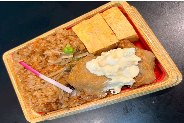 eggg-しめじ＆きんぴらの炊き込みご飯チキン南蛮弁当