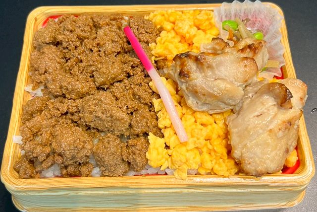 eggg-鶏そぼろ&玉子そぼろ2色弁当（鶏の西京焼き添え）