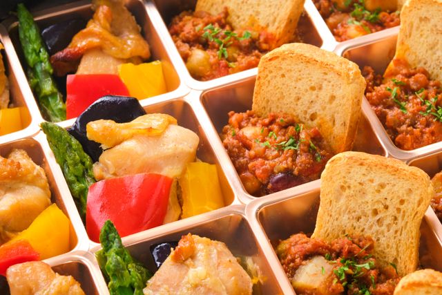 国産鶏と野菜のグリル＆五種豆のチリコンカルネ