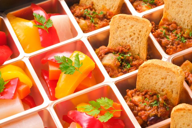 彩り野菜のピクルス＆五種豆のチリコンカルネ