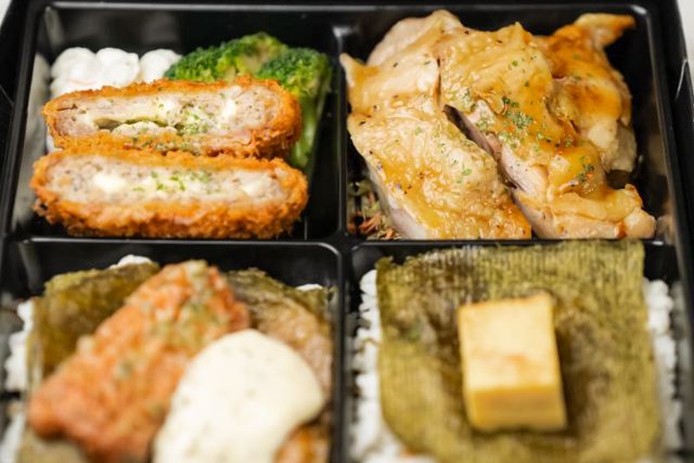 肉のしみず／肉が美味しい丼とお弁当 早朝深夜対応可能-【肉×肉の海苔弁】甘辛照り焼きチキン・チーズメンチカツ