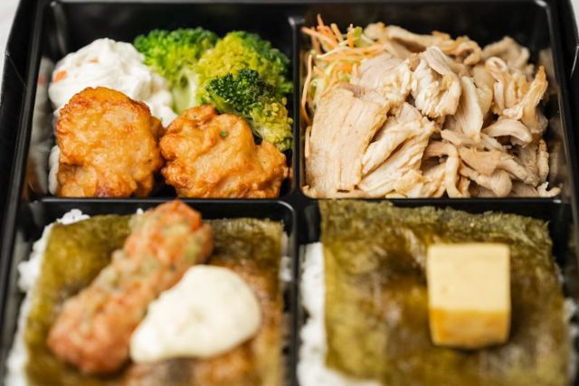 肉のしみず／肉が美味しい丼とお弁当 早朝深夜対応可能-【肉×肉の海苔弁】本気の生姜焼き・唐揚げ