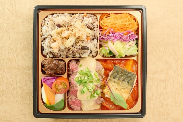 TATEOKA TAKESHI（垂水店）-牛赤身と鯖のポワレ 魚介類の炊き込みご飯 バーニャカウダ