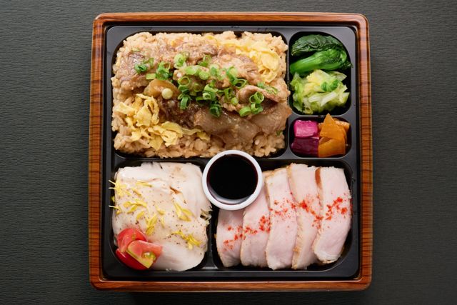 苑囿（垂水店）-牛焼肉ビビンバとバンバンジーサラダ弁当【肉増量】