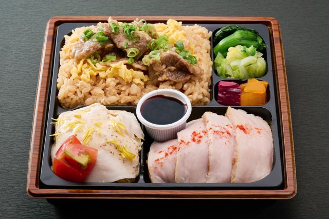 苑囿（垂水店）-牛焼肉ビビンバとバンバンジーサラダ弁当