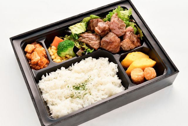 肉匠おかむら-黒毛和牛サイコロステーキ弁当