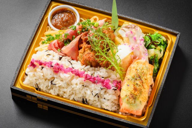 霜止出苗（伊丹店）-桃始笑（ももはじめてさく）（ザンギ・しゃぶしゃぶ増量）