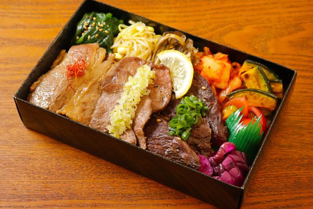 一塊之肉（栃木店）-贅沢3種盛り焼肉飯
