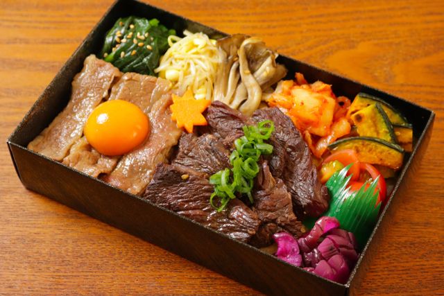 一塊之肉（愛知店）-【ダブル盛り】黒毛和牛すき焼き＆牛ハラミ焼肉飯