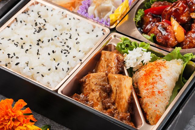 四川 style 秦（しん）-【熨斗対応可】唐獅子～黒酢豚と四川麻婆豆腐～