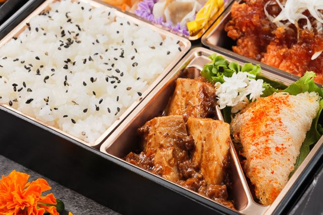 四川 style 秦（しん）-【熨斗対応可】天馬～特製油淋鶏と四川麻婆豆腐～