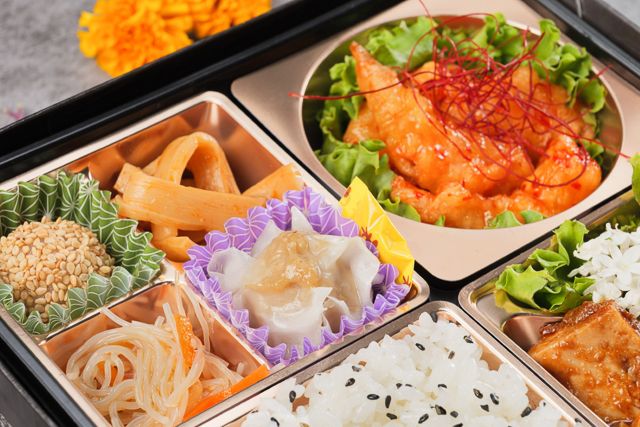 四川 style 秦（しん）-【熨斗対応可】白虎～特製エビチリと四川風麻婆豆腐～