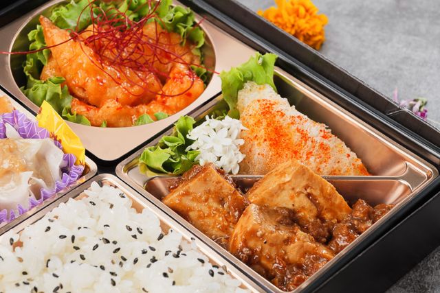 四川 style 秦（しん）-【熨斗対応可】白虎～特製エビチリと四川風麻婆豆腐～