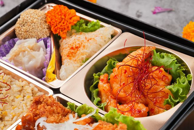 四川 style 秦（しん）-【熨斗対応可】鳳凰～特製炒飯と油淋鶏と海老のエスニックチリソース～